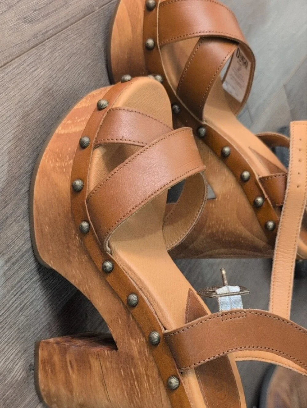 dingo Brown Leather Platform Sandals with Stud Accents